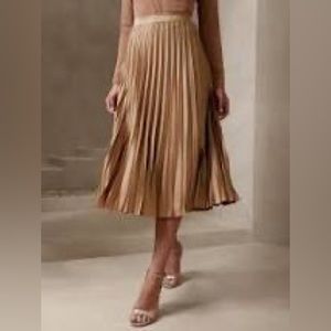 Banana Republic Factory silky pleated maxi skirt size large